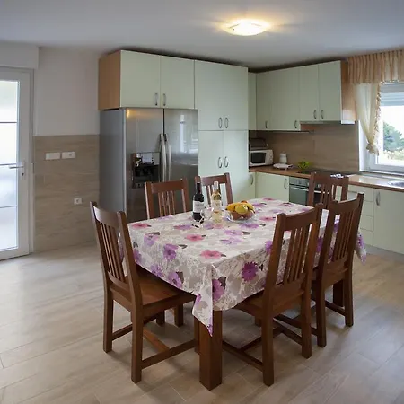 Villa Vinka *
