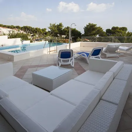 Villa Vinka *