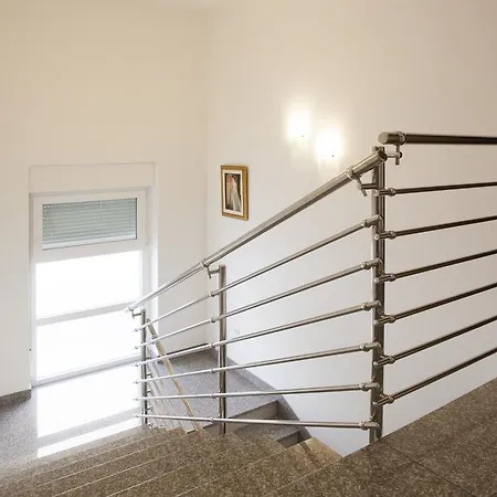 Villa Vinka *