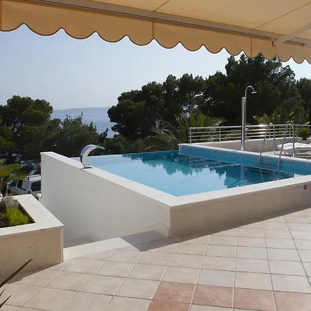 Villa Vinka *